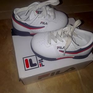 Toddler fila sneakers